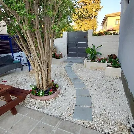 Alekas Pool And Garden Nyaraló *