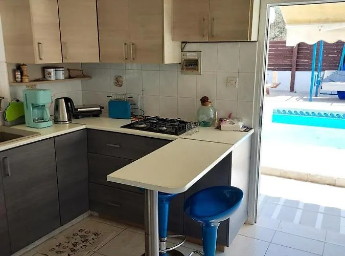 Alekas Pool And Garden * Paphos