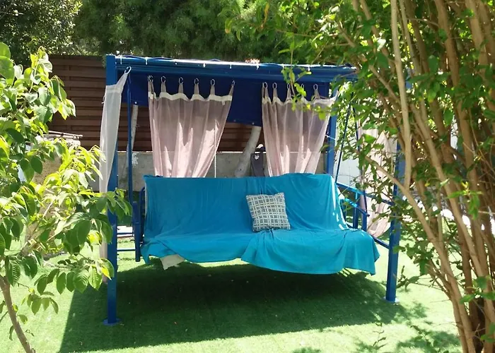 Alekas Pool And Garden Feriehus Paphos