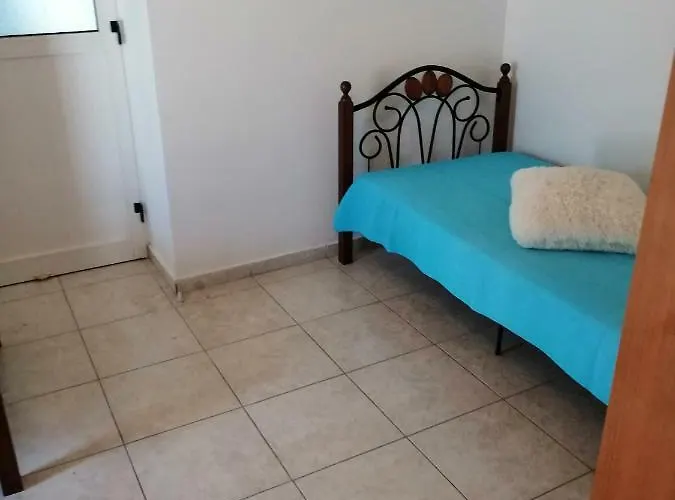 Feriehus Alekas Pool And Garden